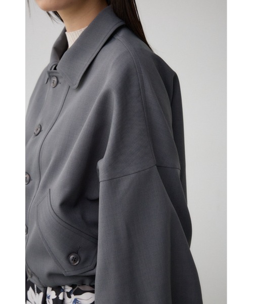 AZUL by moussy（アズールバイマウジー）の「ボリュームスリーブクロップドシャツブルゾン（ブルゾン・レディース・アイボリー/グレー/ブラック・FREE）」の5枚目の写真