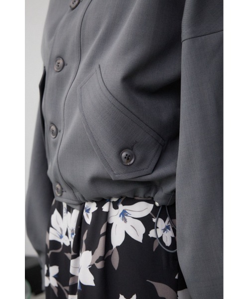 AZUL by moussy（アズールバイマウジー）の「ボリュームスリーブクロップドシャツブルゾン（ブルゾン・レディース・アイボリー/グレー/ブラック・FREE）」の7枚目の写真