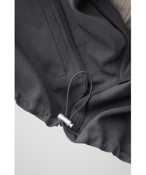 AZUL by moussy（アズールバイマウジー）の「ボリュームスリーブクロップドシャツブルゾン（ブルゾン・レディース・アイボリー/グレー/ブラック・FREE）」の9枚目の写真