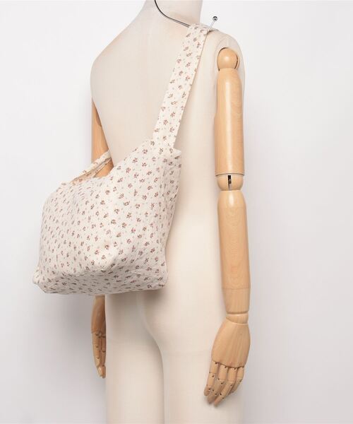 poiregnee（ポワニェ）の「［select］花柄ショルダーバッグ（ショルダーバッグ・レディース・ブルー/レッド・FREE）」の17枚目の写真