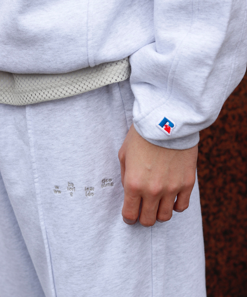 bal（バル）の「【BAL × RUSSELL ATHLETIC】 HIGH COTTON CREW BALRA-16（Tシャツ/カットソー・メンズ・グリーン系その他/ライトグレー・2/3）」の4枚目の写真