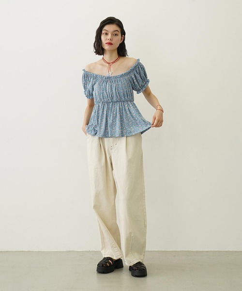 MILKFED.（ミルクフェド）の「FLORAL PATTERN PUFF SLEEVE BLOUSE（Tシャツ/カットソー・レディース・ライトグレー/ライトブルー/ライトピンク・ONE SIZE）」の5枚目の写真