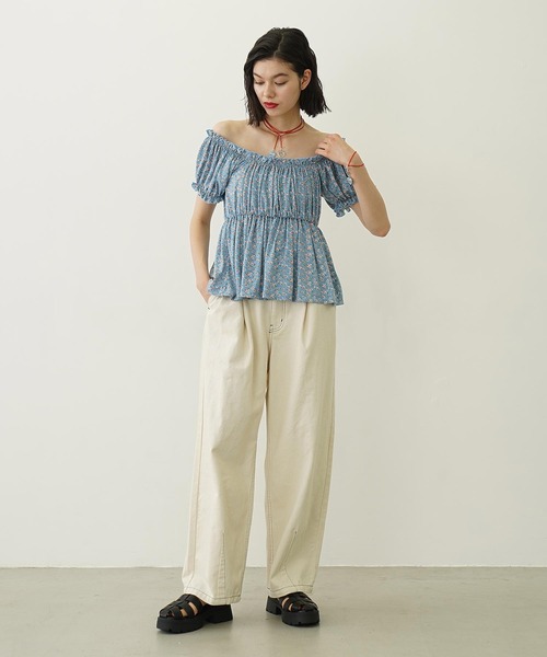 MILKFED.（ミルクフェド）の「FLORAL PATTERN PUFF SLEEVE BLOUSE（Tシャツ/カットソー・レディース・ライトグレー/ライトブルー/ライトピンク・ONE SIZE）」の6枚目の写真