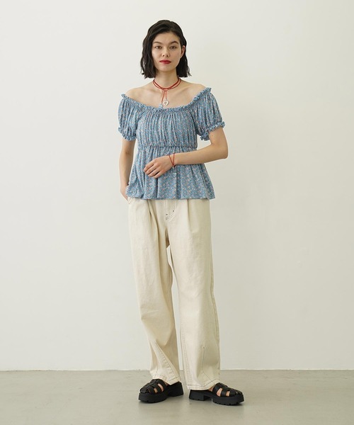 MILKFED.（ミルクフェド）の「FLORAL PATTERN PUFF SLEEVE BLOUSE（Tシャツ/カットソー・レディース・ライトグレー/ライトブルー/ライトピンク・ONE SIZE）」の7枚目の写真