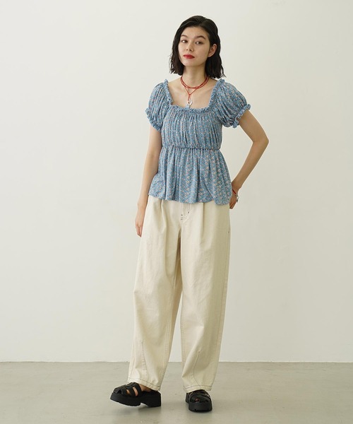 MILKFED.（ミルクフェド）の「FLORAL PATTERN PUFF SLEEVE BLOUSE（Tシャツ/カットソー・レディース・ライトグレー/ライトブルー/ライトピンク・ONE SIZE）」の8枚目の写真