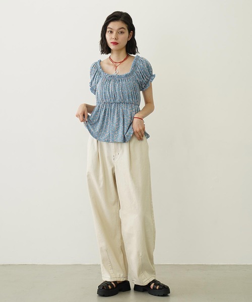MILKFED.（ミルクフェド）の「FLORAL PATTERN PUFF SLEEVE BLOUSE（Tシャツ/カットソー・レディース・ライトグレー/ライトブルー/ライトピンク・ONE SIZE）」の9枚目の写真