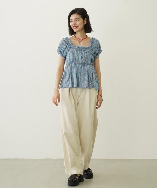 MILKFED.（ミルクフェド）の「FLORAL PATTERN PUFF SLEEVE BLOUSE（Tシャツ/カットソー・レディース・ライトグレー/ライトブルー/ライトピンク・ONE SIZE）」の11枚目の写真