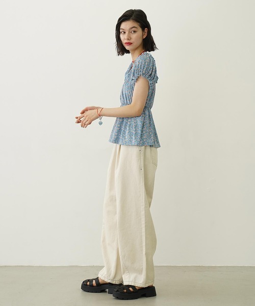 MILKFED.（ミルクフェド）の「FLORAL PATTERN PUFF SLEEVE BLOUSE（Tシャツ/カットソー・レディース・ライトグレー/ライトブルー/ライトピンク・ONE SIZE）」の12枚目の写真