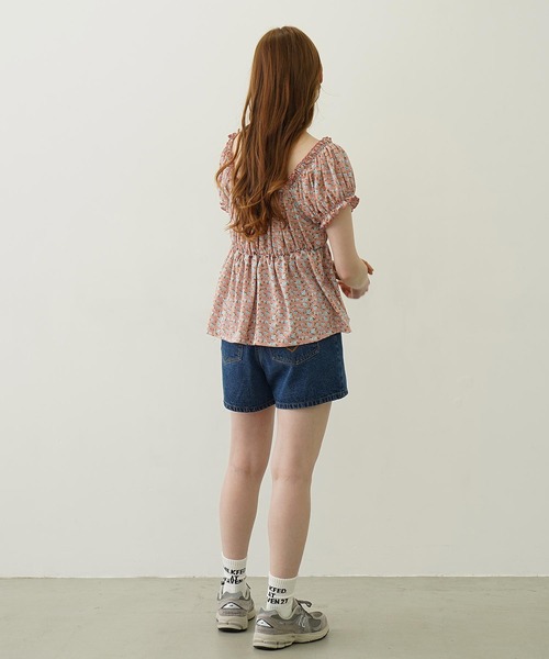 MILKFED.（ミルクフェド）の「FLORAL PATTERN PUFF SLEEVE BLOUSE（Tシャツ/カットソー・レディース・ライトグレー/ライトブルー/ライトピンク・ONE SIZE）」の20枚目の写真