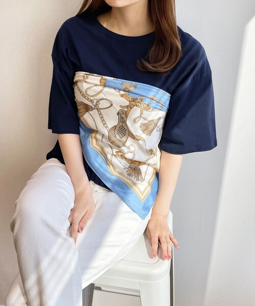 OPAQUE.CLIP（オペークドットクリップ）の「チェーン柄スクエア大判スカーフ（バンダナ/スカーフ・レディース・マスタード/ピンク系/ブルー/ブラック/ブラウン系・00）」の7枚目の写真