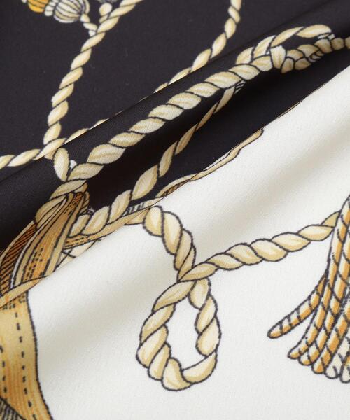 OPAQUE.CLIP（オペークドットクリップ）の「チェーン柄スクエア大判スカーフ（バンダナ/スカーフ・レディース・マスタード/ピンク系/ブルー/ブラック/ブラウン系・00）」の11枚目の写真