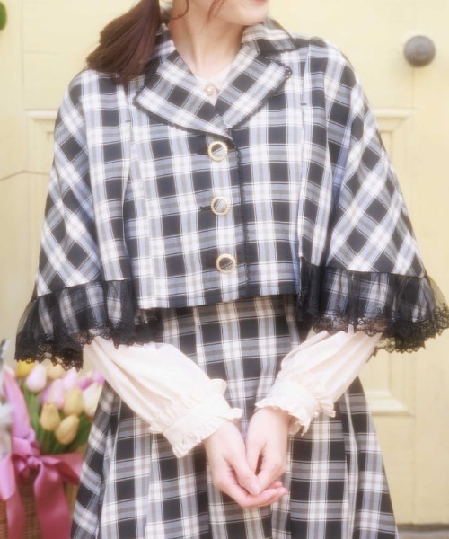 axes femme POETIQUE(アクシーズファムポエティック)の「レースフリルケープジャケット(テーラードジャケット・レディース・グレー/ブラック/ベージュ・MEDIUM)」の1枚目の写真