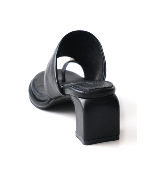 AmiAmi（アミアミ）の「柔らか！サムリング 変形ヒールミュール/トゥリングサンダル（サンダル・レディース・ブラック/シルバー/モカ・L/LL/M/S）」の15枚目の写真