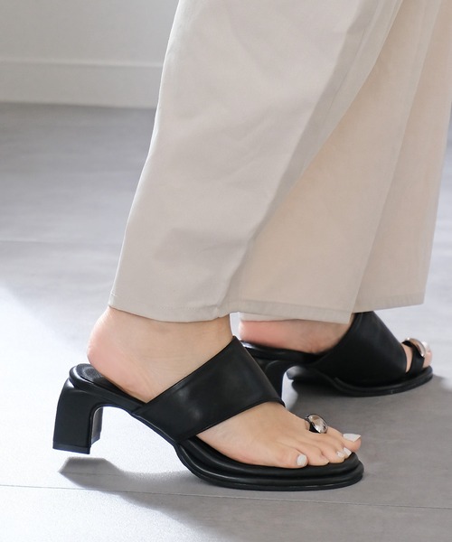 AmiAmi（アミアミ）の「柔らか！サムリング 変形ヒールミュール/トゥリングサンダル（サンダル・レディース・ブラック/シルバー/モカ・L/LL/M/S）」の8枚目の写真