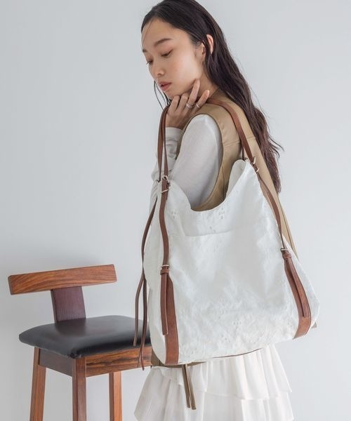 JEANASIS（ジーナシス）の「アンティークレーストート/451750（トートバッグ・レディース・ホワイト系その他/ブラック・FREE）」の18枚目の写真