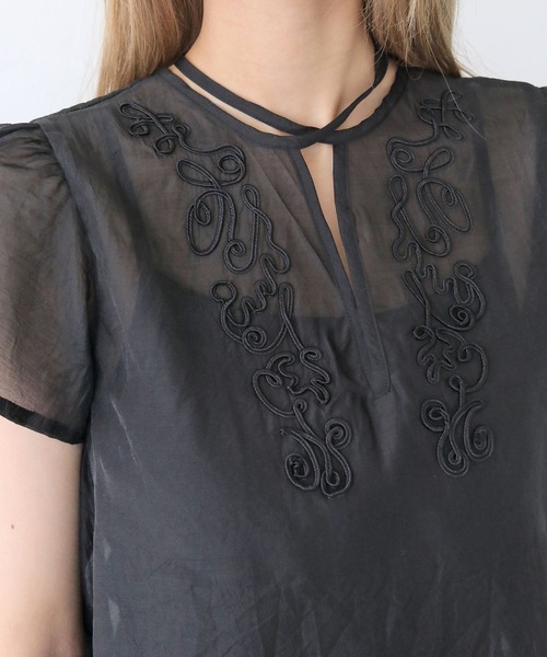 CLEIO(クレイオ)の「【CLEIO】テープ刺繍ネックリボン半袖ブラウス TAPE EMBROIDERY NECK RIBBON BLOUSE/940-13610(シャツ/ブラウス・レディース・ブラック/アイボリー・FREE)」の6枚目の写真