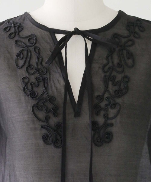 CLEIO(クレイオ)の「【CLEIO】テープ刺繍ネックリボン半袖ブラウス TAPE EMBROIDERY NECK RIBBON BLOUSE/940-13610(シャツ/ブラウス・レディース・ブラック/アイボリー・FREE)」の18枚目の写真