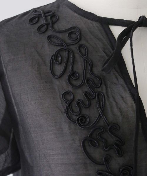 CLEIO(クレイオ)の「【CLEIO】テープ刺繍ネックリボン半袖ブラウス TAPE EMBROIDERY NECK RIBBON BLOUSE/940-13610(シャツ/ブラウス・レディース・ブラック/アイボリー・FREE)」の19枚目の写真