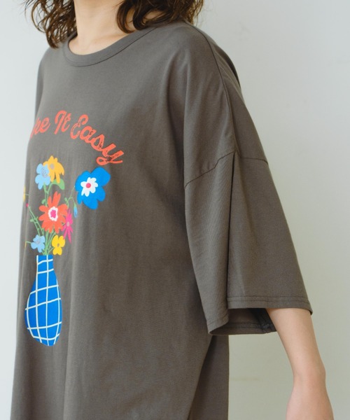eLur(エラー)の「フラワープリントBig T(Tシャツ/カットソー・レディース・チャコールグレー/イエロー・FREE)」の14枚目の写真