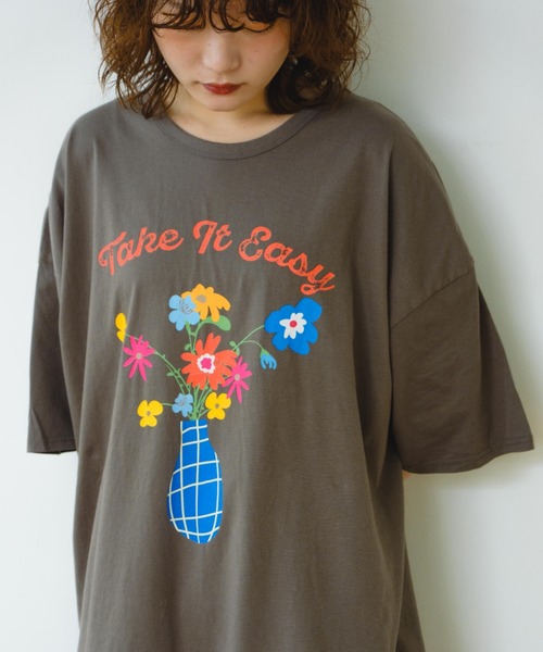 tシャツ 「eLur」フラワープリントBig T レディース eLur（エラー）の「【eLur】フラワープリントBig T（Tシャツ