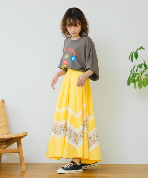 tシャツ 「eLur」フラワープリントBig T レディース eLur（エラー）の「【eLur】フラワープリントBig T（Tシャツ