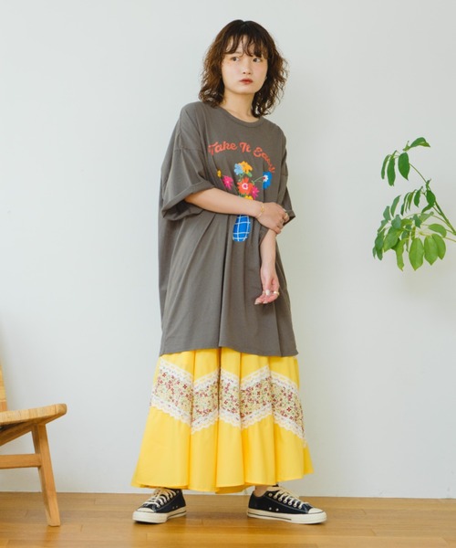 tシャツ 「eLur」フラワープリントBig T レディース eLur（エラー）の「【eLur】フラワープリントBig T（Tシャツ