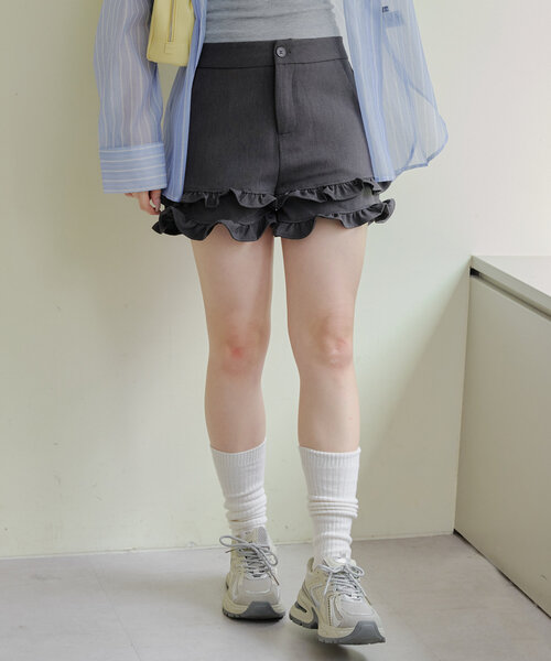 Another Branch olive des olive（アナザーブランチオリーブデオリーブ）の「フリフリショートパンツ（その他パンツ・レディース・ブラック/チャコールグレー・FREE）」の5枚目の写真