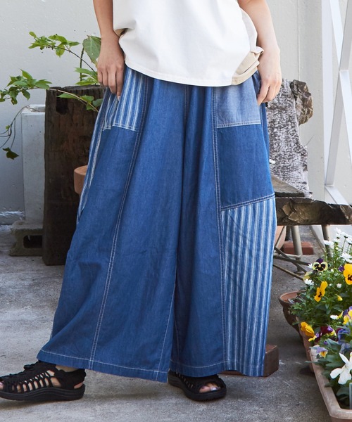CUBE SUGAR（キューブシュガー）の「4.5オンスデニム切替タックイージーワイドパンツ（デニムパンツ・レディース・インディゴブルー/ブルー系/ネイビー系・M）」の3枚目の写真