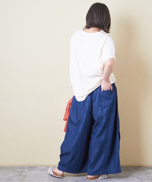 CUBE SUGAR（キューブシュガー）の「4.5オンスデニム切替タックイージーワイドパンツ（デニムパンツ・レディース・インディゴブルー/ブルー系/ネイビー系・M）」の13枚目の写真