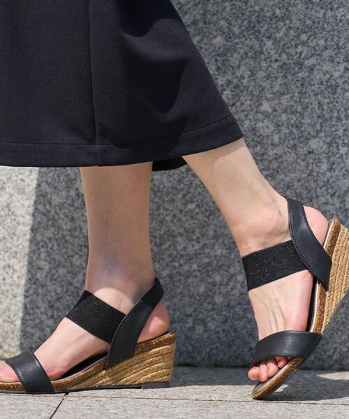 SHOO・LA・RUE(シューラルー)の「【高レビュー/累計販売35万足突破】片手ではけるサンダル シューダル 25SS(サンダル・レディース・ネイビー/ブラック/シルバー/ゴールド/ブロンズ/ピンク系・35/45/25)」の2枚目の写真