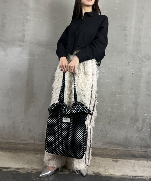 Loco Ocean（ロコオーシャン）の「【A4サイズ収納可】ドット柄 フリル トートバッグ（トートバッグ・レディース・ブラック/ホワイト・ONE SIZE）」の15枚目の写真