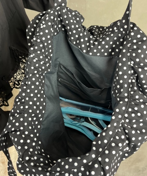 Loco Ocean（ロコオーシャン）の「【A4サイズ収納可】ドット柄 フリル トートバッグ（トートバッグ・レディース・ブラック/ホワイト・ONE SIZE）」の17枚目の写真