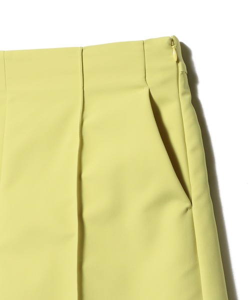 ESTNATION(エストネーション)の「ESTNATION / フロントシーム ショートパンツ(その他パンツ・レディース・オフホワイト/ブラック/イエロー・34/36/38)」の5枚目の写真