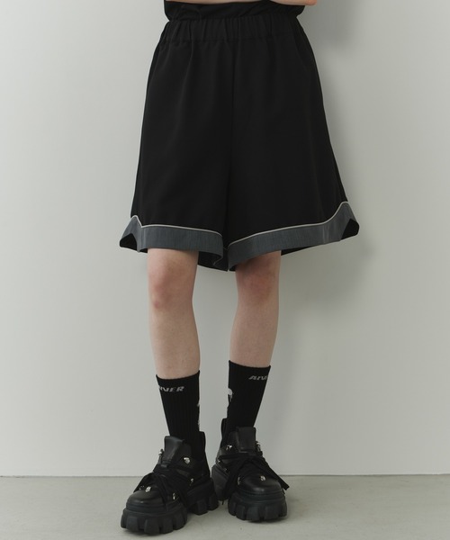 AFF AIVER(エイエフエフアイバー)の「AFF AIVER パイピングワイドバギーショートパンツ(その他パンツ・メンズ・グレー/ブラック/ライトグレー・SMALL/MEDIUM/LARGE)」の2枚目の写真