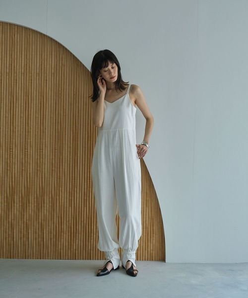 marjour（マージュール）の「HERRINGBONE SALOPETTE（サロペット/オーバーオール・レディース・オフホワイト/ブラウン・M/L）」の13枚目の写真