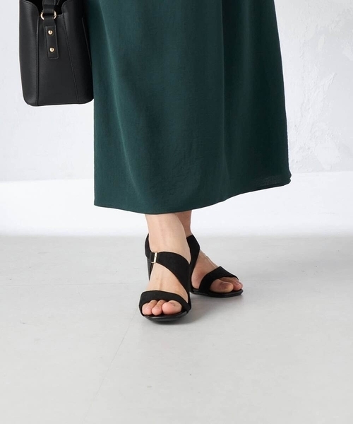 a.v.v（アーヴェヴェ）の「アシンメトリーサンダル（サンダル・レディース・ブラック/ブラウン・22.5/24.5/23.5）」の17枚目の写真