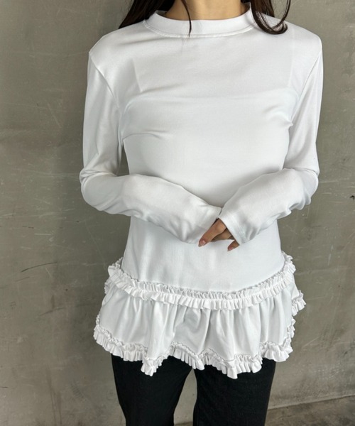 tolene(トレネ)の「ヘムフリル チュニック丈 ロングスリーブ トップス(Tシャツ/カットソー・レディース・ホワイト・FREE)」の4枚目の写真