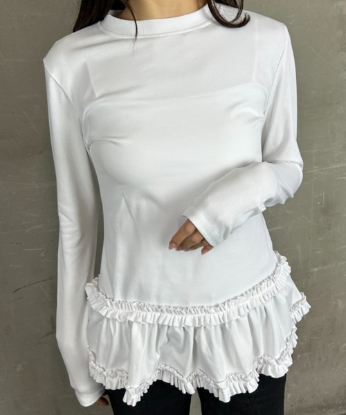 tolene(トレネ)の「ヘムフリル チュニック丈 ロングスリーブ トップス(Tシャツ/カットソー・レディース・ホワイト・FREE)」の5枚目の写真