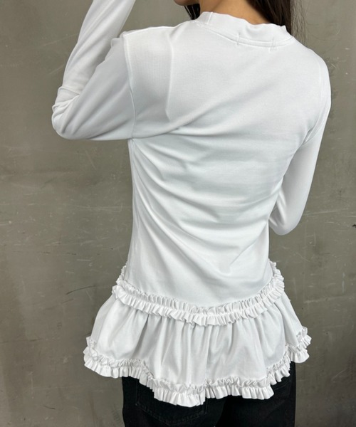 tolene(トレネ)の「ヘムフリル チュニック丈 ロングスリーブ トップス(Tシャツ/カットソー・レディース・ホワイト・FREE)」の6枚目の写真