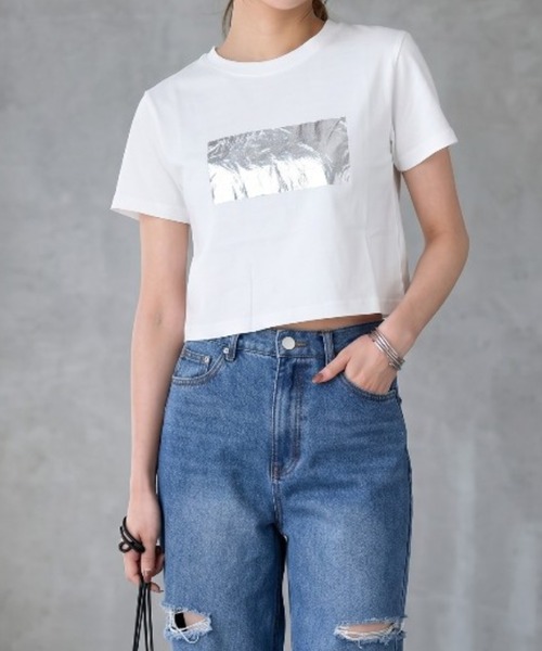 Per sist ence(パーシエンス)の「箔プリントショート丈Tシャツ(Tシャツ/カットソー・レディース・ホワイト×ピンク/ホワイト×シルバー/ブラック×シルバー/ホワイト×ゴールド/ブラック×ゴールド・ONE SIZE)」の1枚目の写真