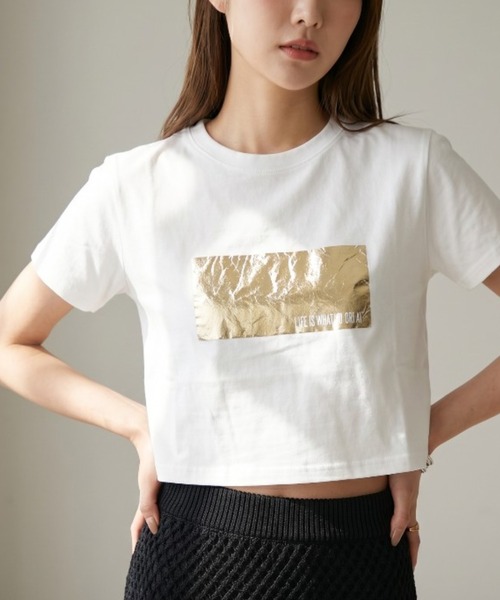 Per sist ence(パーシエンス)の「箔プリントショート丈Tシャツ(Tシャツ/カットソー・レディース・ホワイト×ピンク/ホワイト×シルバー/ブラック×シルバー/ホワイト×ゴールド/ブラック×ゴールド・ONE SIZE)」の3枚目の写真
