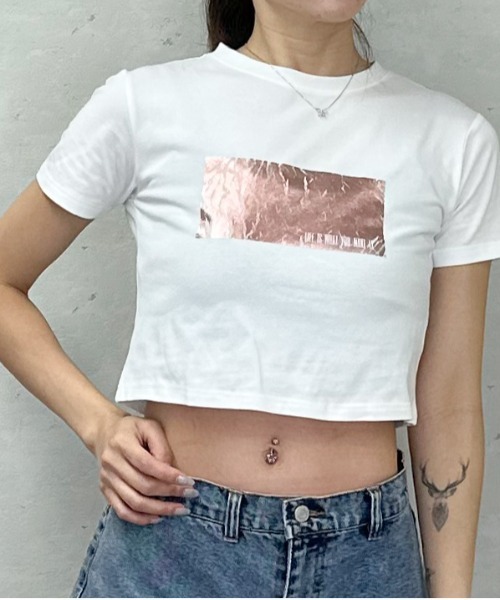 Per sist ence(パーシエンス)の「箔プリントショート丈Tシャツ(Tシャツ/カットソー・レディース・ホワイト×ピンク/ホワイト×シルバー/ブラック×シルバー/ホワイト×ゴールド/ブラック×ゴールド・ONE SIZE)」の7枚目の写真