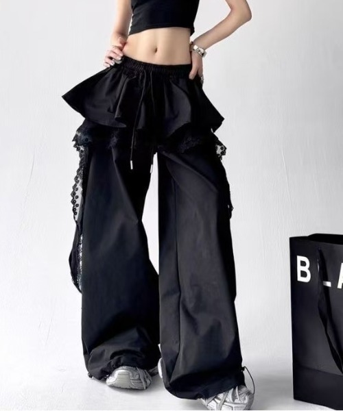 AsRiRe(アスリレイ)の「レース付きレイヤード風ワイドパンツ - ホワイト(スウェットパンツ・レディース・ブラック/ホワイト・M)」の3枚目の写真