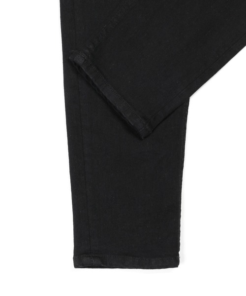 The DUFFER of ST.GEORGE(ザダファーオブセントジョージ)の「【WEB限定アイテム】「GUM STRETCH DENIM」REPAIR&PAINT 5PKT PANTS :超伸縮「ガムストレッチ デニム」ダメージ&ペイント加工 ブラックデニム(デニムパンツ・メンズ・ブラック・SMALL/MEDIUM/LARGE/X-LARGE)」の10枚目の写真