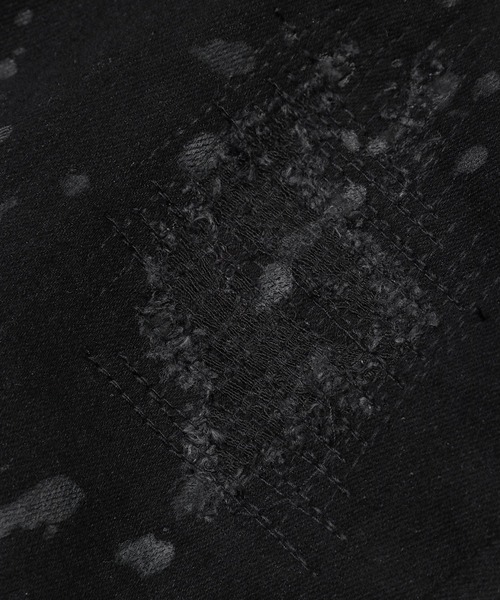 The DUFFER of ST.GEORGE(ザダファーオブセントジョージ)の「【WEB限定アイテム】「GUM STRETCH DENIM」REPAIR&PAINT 5PKT PANTS :超伸縮「ガムストレッチ デニム」ダメージ&ペイント加工 ブラックデニム(デニムパンツ・メンズ・ブラック・SMALL/MEDIUM/LARGE/X-LARGE)」の12枚目の写真