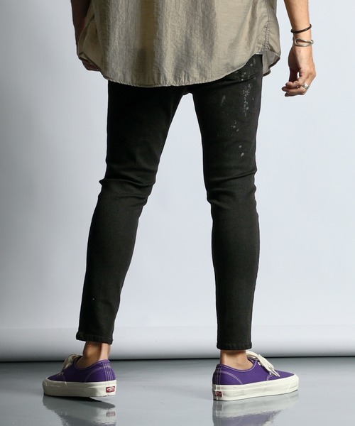 The DUFFER of ST.GEORGE(ザダファーオブセントジョージ)の「【WEB限定アイテム】「GUM STRETCH DENIM」REPAIR&PAINT 5PKT PANTS :超伸縮「ガムストレッチ デニム」ダメージ&ペイント加工 ブラックデニム(デニムパンツ・メンズ・ブラック・SMALL/MEDIUM/LARGE/X-LARGE)」の5枚目の写真