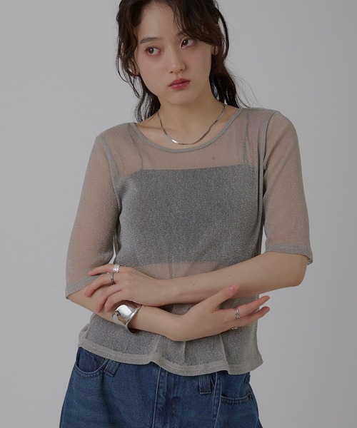 MUHET(ミュエータ)の「glitter back open sheer tops / グリッターバックオープンシアートップス(Tシャツ/カットソー・レディース・ライトグレー/ブラック/アイボリー・FREE)」の1枚目の写真