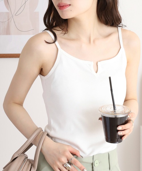 atONE(アットワン)の「キーネックキャミソール(キャミソール・レディース・オフホワイト/ブラック・LL/L/3L/4L/M)」の2枚目の写真