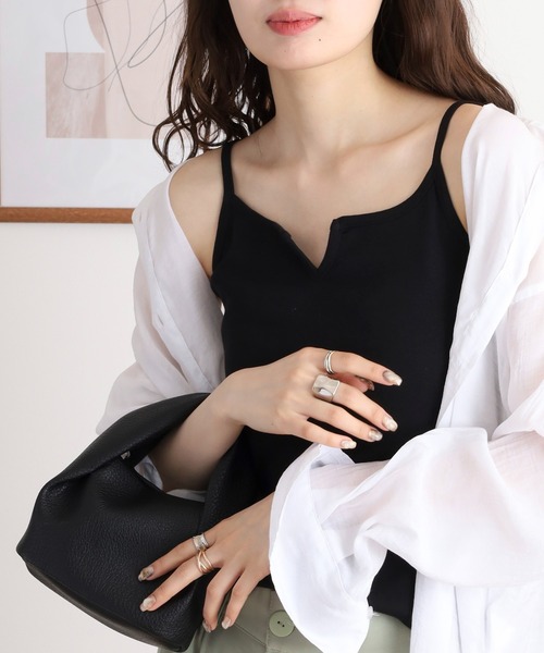 atONE(アットワン)の「キーネックキャミソール(キャミソール・レディース・オフホワイト/ブラック・LL/L/3L/4L/M)」の6枚目の写真