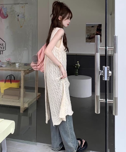 shopnikoniko（ショップニコニコ）の「ワンピース  ロング丈 夏 カジュアル クロシェ編み ニット 背中開き バックオープン ワンピ（ワンピース・レディース・ホワイト・フリー）」の2枚目の写真